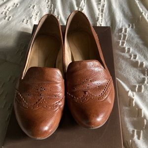 Naturalizer flats